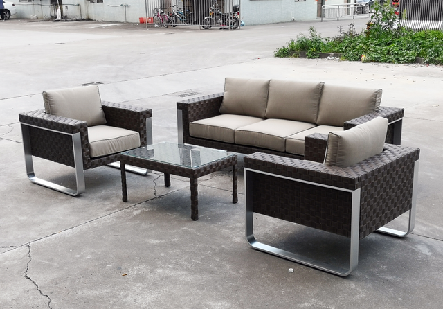 Divano in rattan da esterno per cortile personalizzato